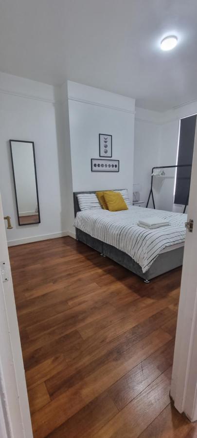 Cricklewood Broadway Guest Home Londra Dış mekan fotoğraf